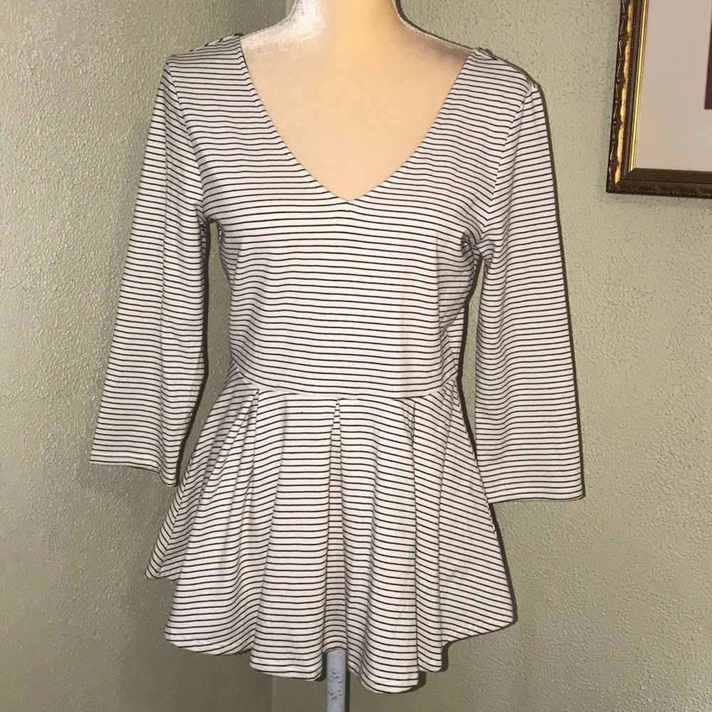 Victoria’s Secret Black & White Peplum Top Size Medium